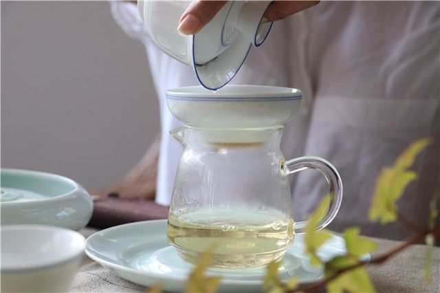 The Correct Way to Drink Raw Pu'er Tea-3