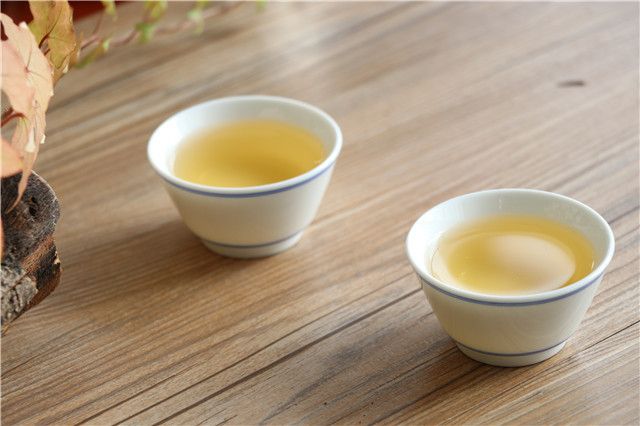 What precautions should be taken when drinking Pu'er spring tea?-1