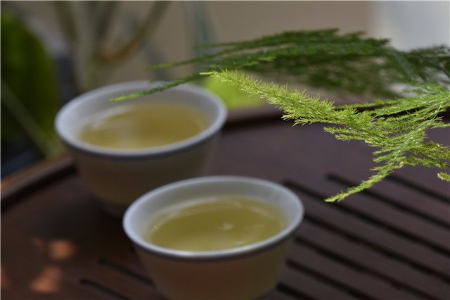 Tea and the Flow of Life: Savoring Tranquility and Wisdom in Its Aroma-1