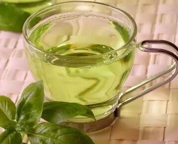 Do not brew green tea and wolfberry together, as it hinders nutrient absorption.