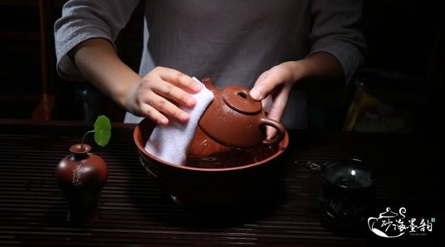 Is Tofu Boiling Necessary for the Initial Use of a Purple Clay Teapot?-11