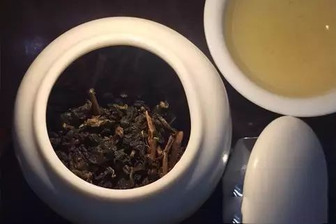 The Wonderful Uses of Aged Tielguanyin Tea from Anxi