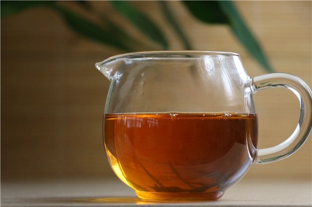 The Benefits and Effects of Golden Snail Yunnan Black Tea-3