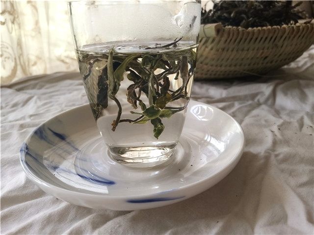 How to Drink White Tea Cake-1