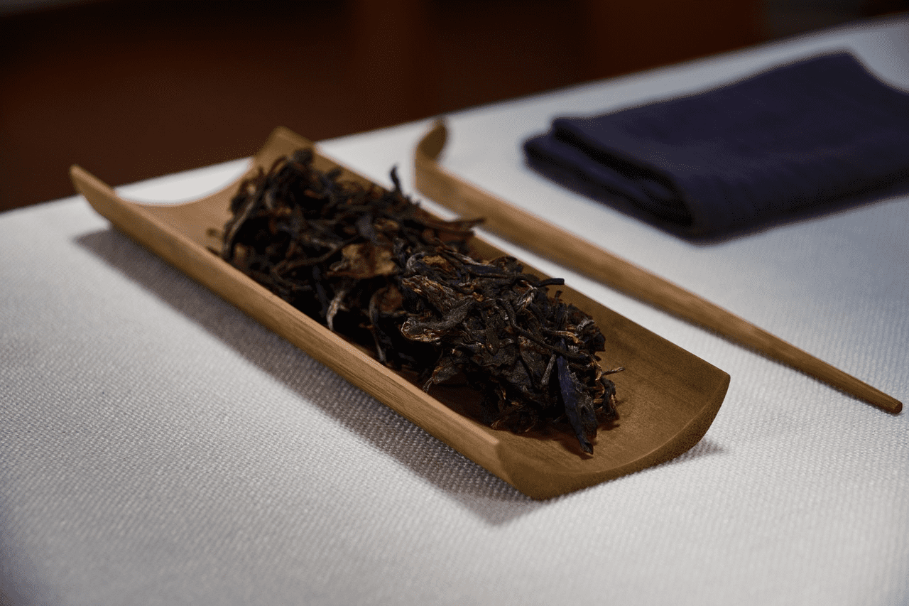 Pu'er Tea Cake: How to Properly Pry It Open? A Guide for Beginners!-2