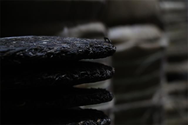 Is Pu'er Tea Cake More Valuable the Older It Gets?-1