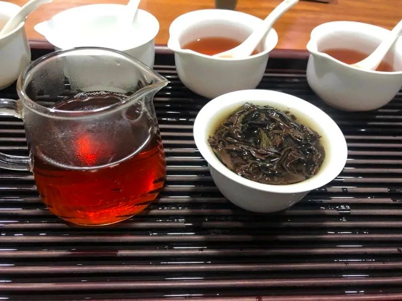 Wuyi Rock Tea's Masterful Traditional Charcoal Baking Technique-7