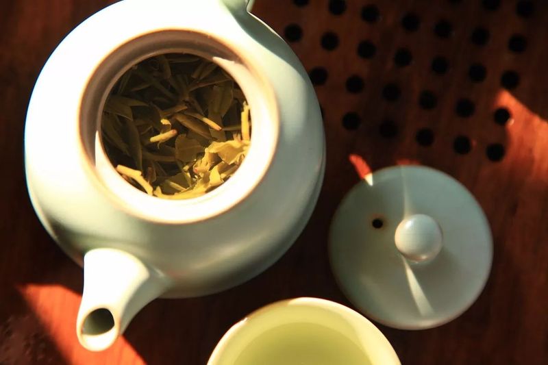 Cai Rongzhang: Accompanying the Tea While it Steeps in the Pot-2