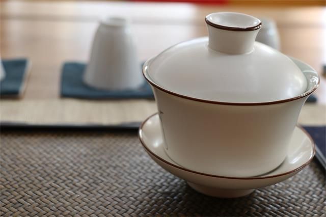 Old Xu on Tea: The Surprising Difference in Taste When Brewing the Same Tea with Different Utensils!-4