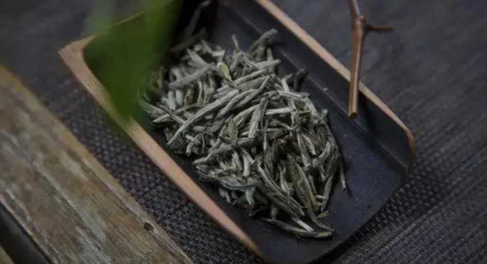 How to Brew Baihao Yinzhen Brick Tea Easily: A Detailed Guide-2