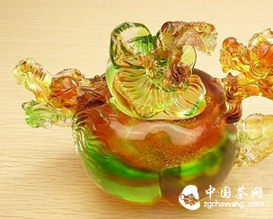 Beautiful Ware: Lustrous Glass Tea Wares-5