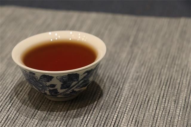 What Tea Should You Drink After a Long Holiday of Feasting?-2