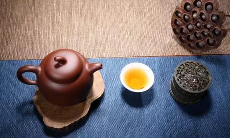 Why do frequent tea drinkers appear younger?