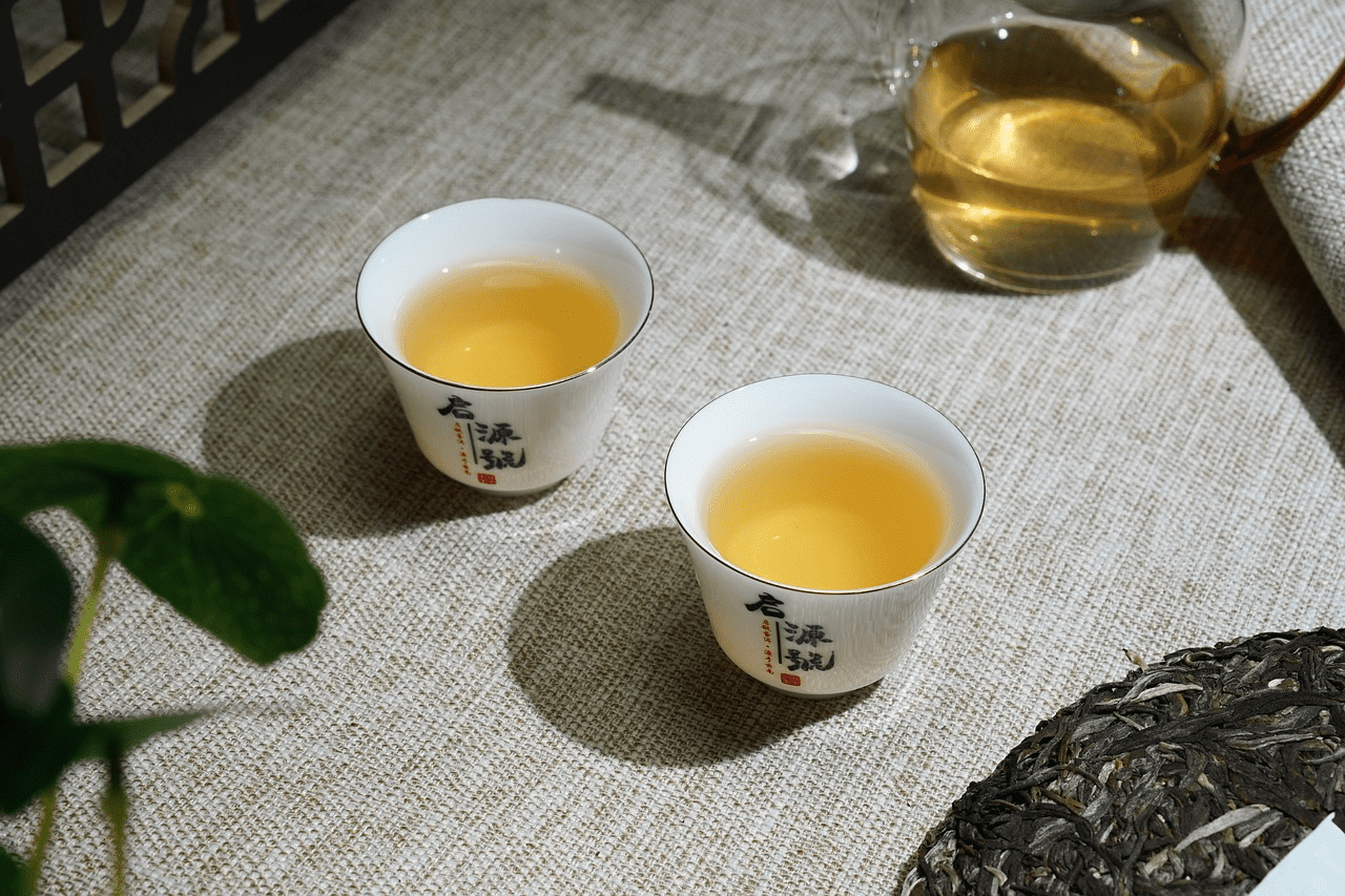 Pu'er Tea: Raw or Ripe, Which One Is Right for You?-3