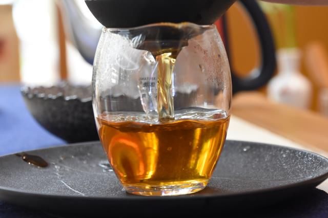 What Temperature Water is Best for Brewing Dian Hong Black Tea?-1