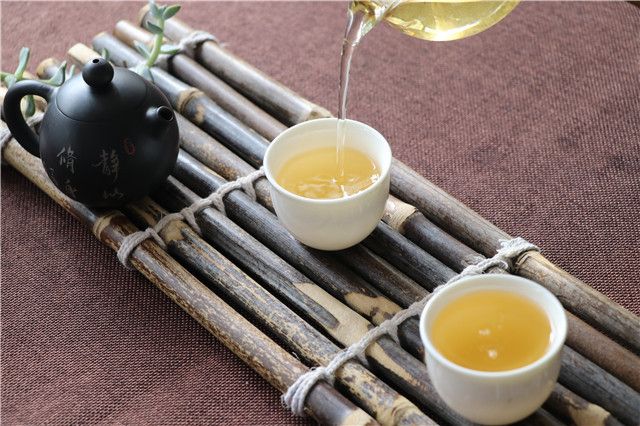 Does Drinking Raw Pu'er Tea Cause Stomach Discomfort?-2