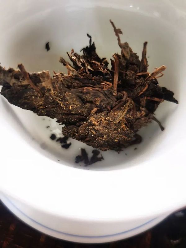 Tea Stems: The Soul of Dark Tea, A Symphony of Aroma and Flavor-1