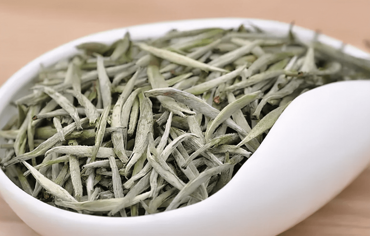 What Type of Tea is Baihao Yinzhen (White Down Silver Needle)?-2