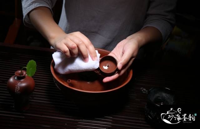 Is Tofu Boiling Necessary for the Initial Use of a Purple Clay Teapot?-12