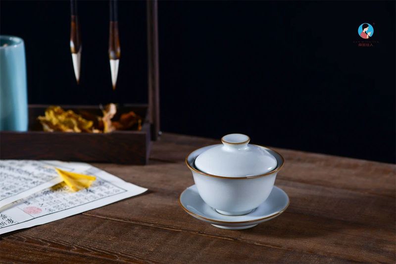 How to Use a Gaiwan for Tea Brewing Without Shaking?-4