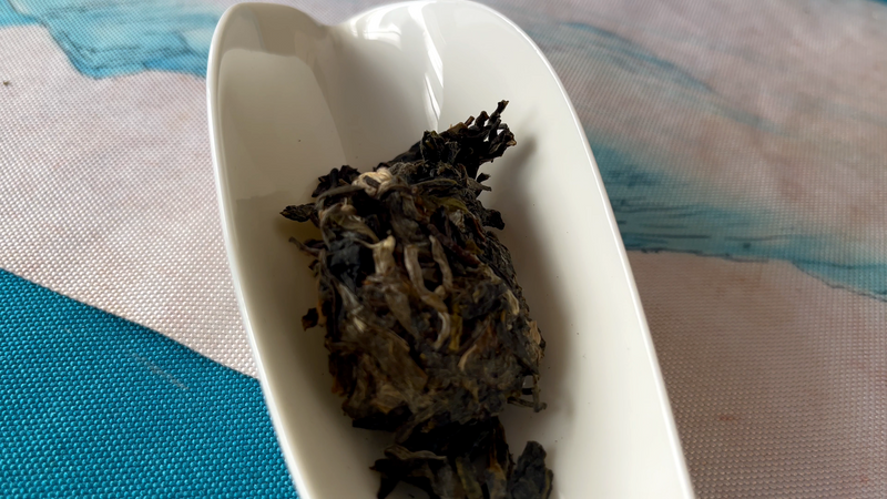 What is the tea-to-water ratio for raw Pu'er? The ratio is 1:15.-1