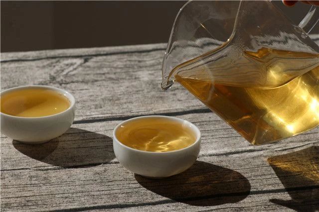 Tasting Tea Aroma: Exploring the Choice Between Strong and Mild Tea-2