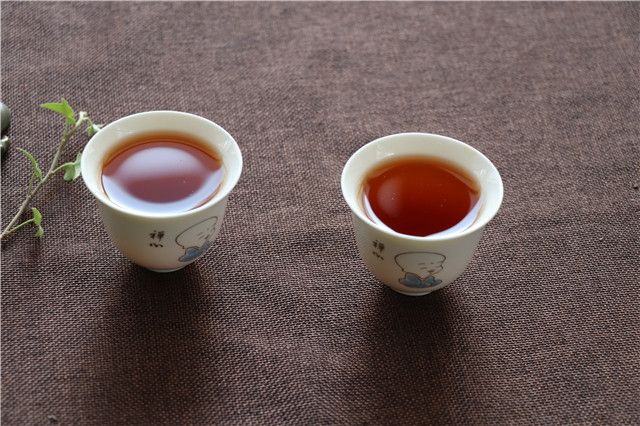 What are the benefits and effects of black tea?-2