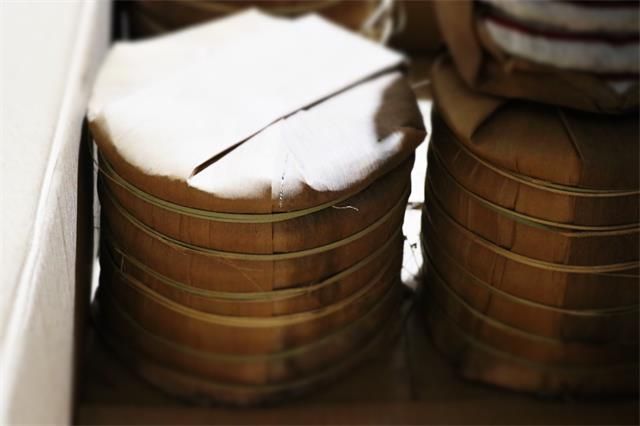 What are the Four Taboos of Storing Pu'er Tea at Home?-2