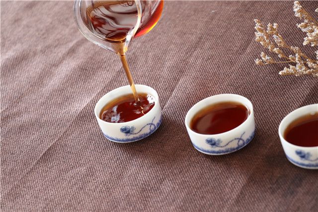 Should Women Drink Raw or Ripe Pu'er Tea?-2