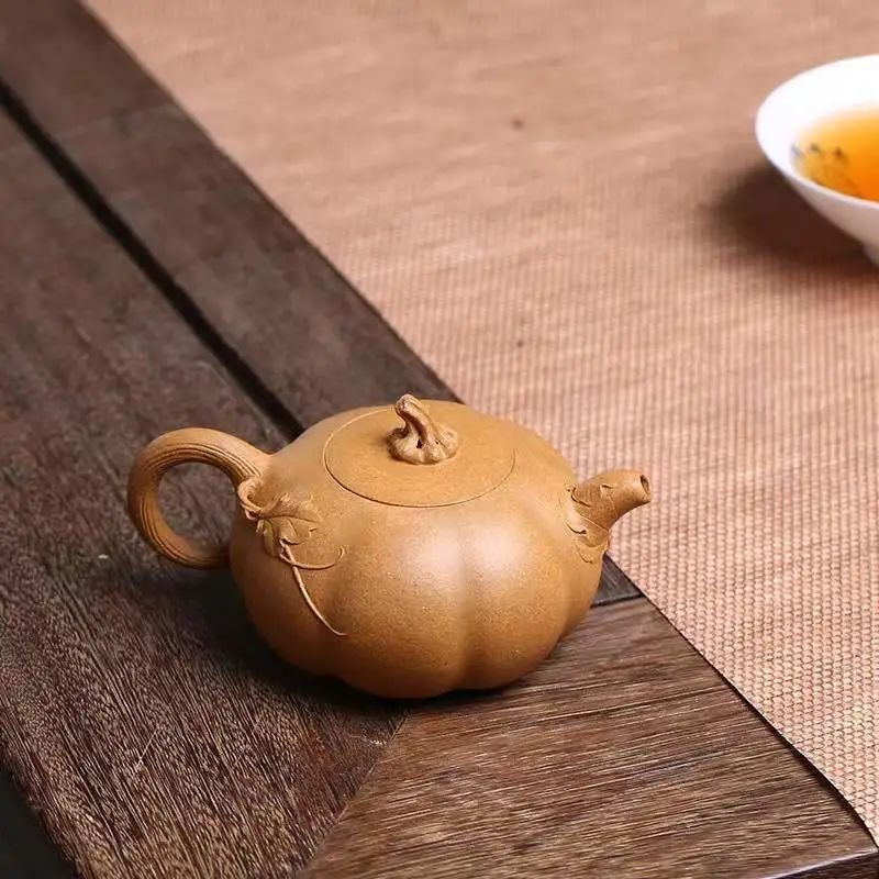 What are the most popular Yixing clay teapot shapes among women? What teas pair best with them?-10