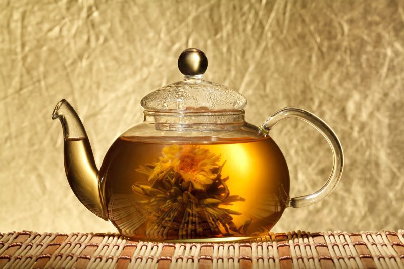 Is Brewing Tea in a Glass Kettle Good? Discussing Its Advantages and Drawbacks-2