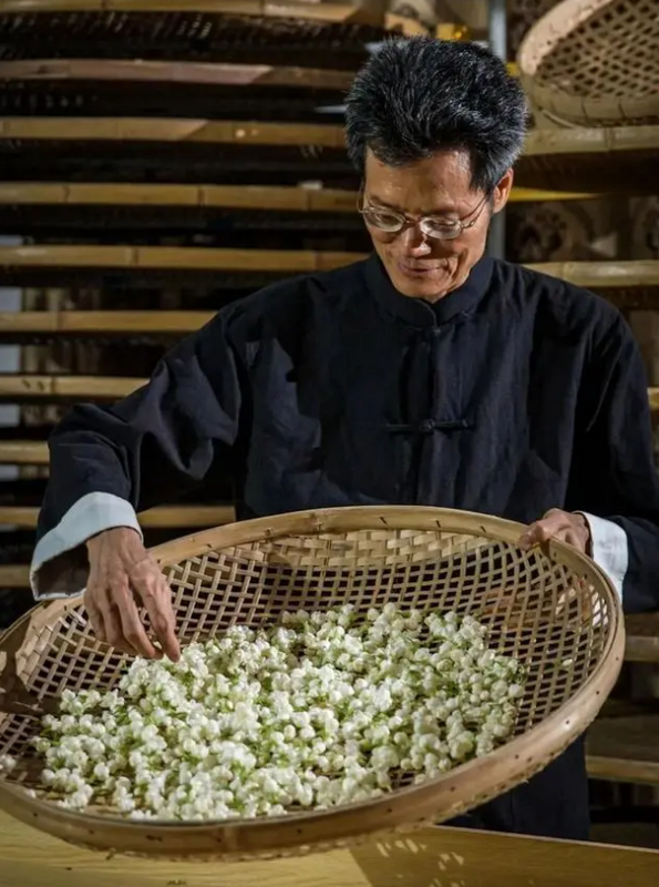 Intangible Cultural Heritage: The Jasmine Snowball, a Dive into the Sea of Jasmine-4