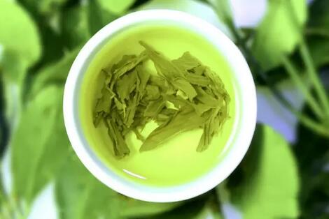 Do not brew green tea and wolfberry together, as it hinders nutrient absorption.-3