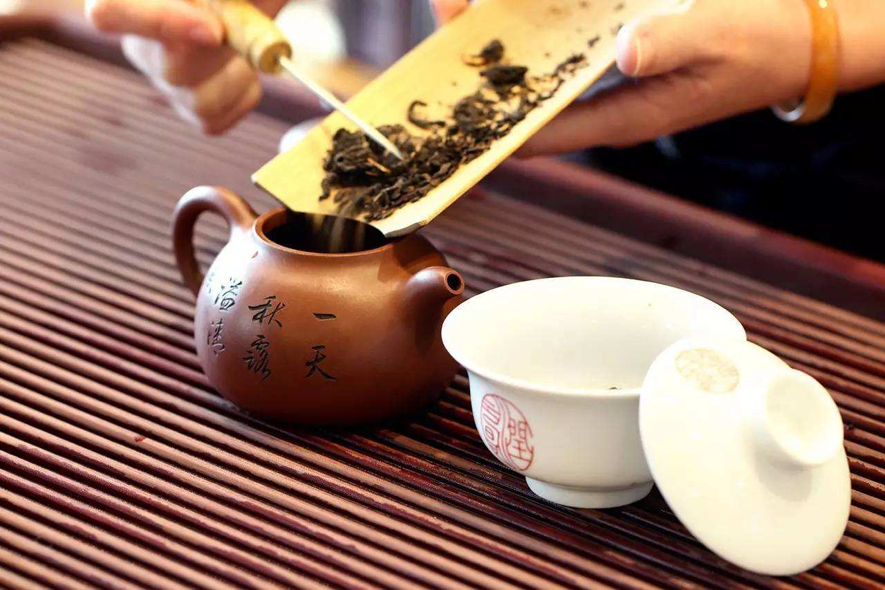 Should You Discard the First Infusion of Tea? Unveiling the Truth and Misconceptions About 