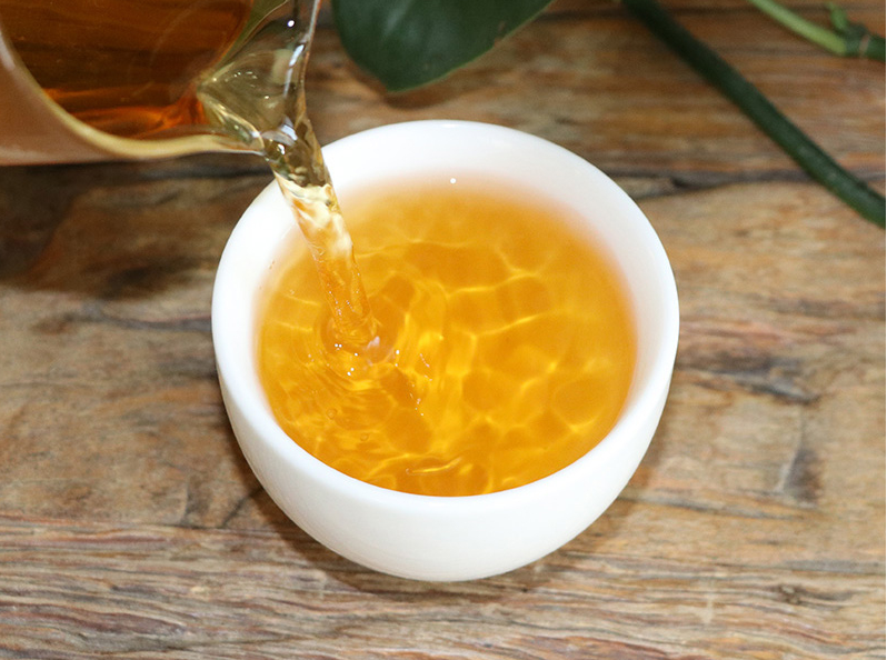 The Benefits and Effects of Dian Hong Golden Needles Tea-4