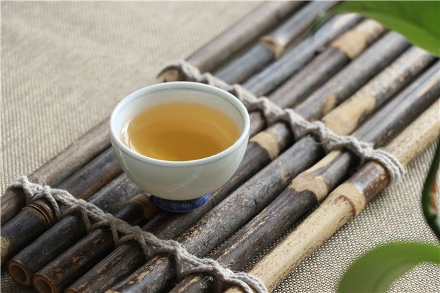 Why You Should Not Take Medications with Tea-3