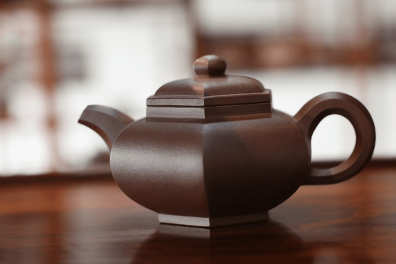 Why Use a Purple Clay Teapot for Tea? Unveiling the Five Major Advantages!