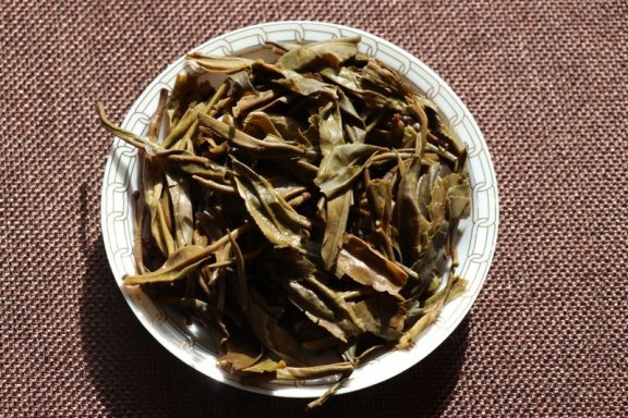 How to Identify Pu’er Tea from the Leaf Base