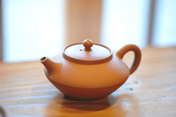 A Comprehensive Guide to Initiating and Nourishing Your New Teapot, Making Your Tea Utensil Shine