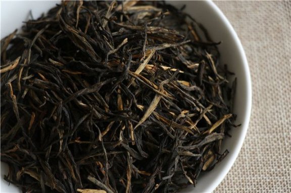 What Are the Benefits of Drinking Black Tea Long-Term?