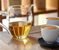 What Precautions Should Be Taken When Drinking Black Tea?