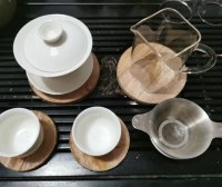 Why do many people like to brew tea with a gaiwan?