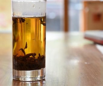 What is the Optimal Water Temperature for Brewing Black Tea?