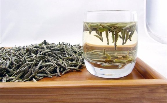 How to Brew Baihao Yinzhen Brick Tea Easily: A Detailed Guide