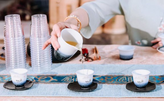 Buddhist Hand Tea Brewing Method —— Enjoy Every Aroma-Filled Moment