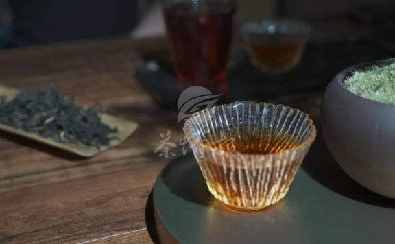 Tea from the Perspective of Traditional Chinese Medicine (TCM): You’ll Want to Drink It Too!