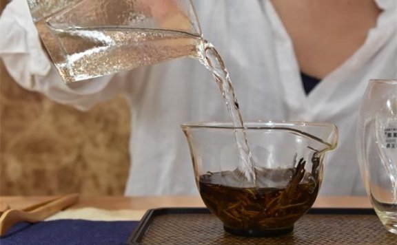 Brewing Steps for Yunnan Mei Zhan Black Tea