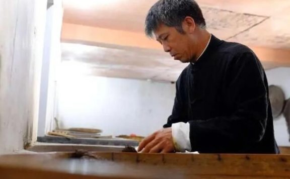 The Craft of Guidong Linglong Tea