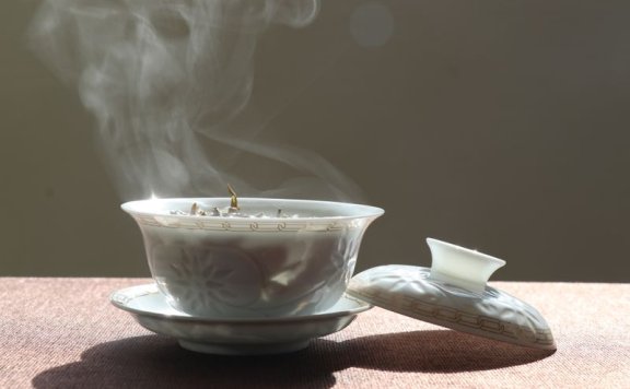 Seven Steps to Proper Tea Tasting: Four Smells and Three Sips