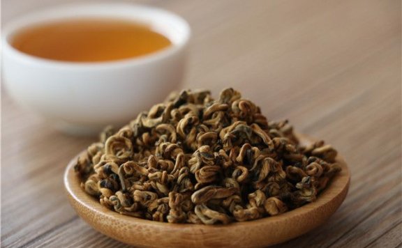 Benefits and Taboos of Drinking Black Tea for Women